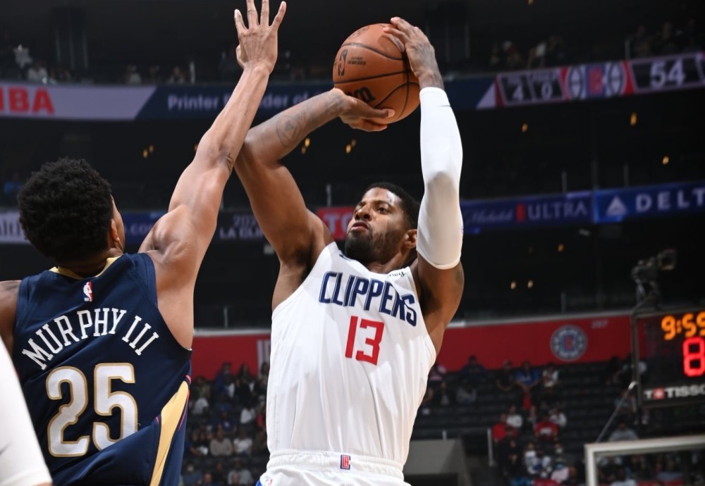  快船乔治复出首战状态低迷  